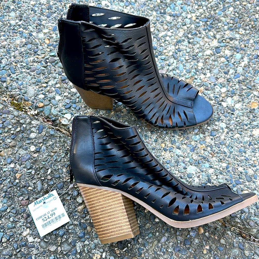 Women’s Peep Toe Booties